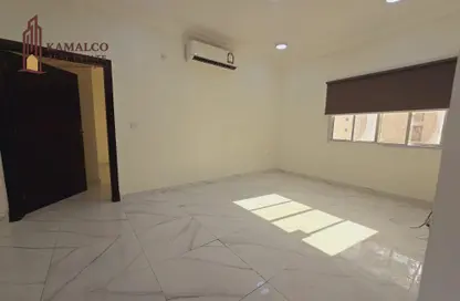 Apartment - 1 Bedroom - 1 Bathroom for rent in Umm Ghuwailina - Doha