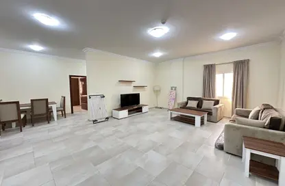 Apartment - 2 Bedrooms - 2 Bathrooms for rent in Al Nasr Street - Al Nasr - Doha