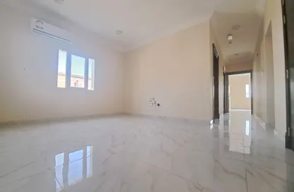 Apartment - 2 Bedrooms - 2 Bathrooms for rent in Bin Omran 28 - Fereej Bin Omran - Doha