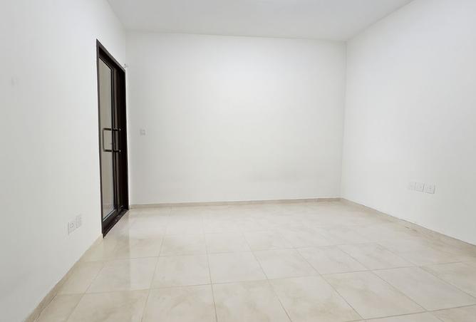 975052 - Property Main Image