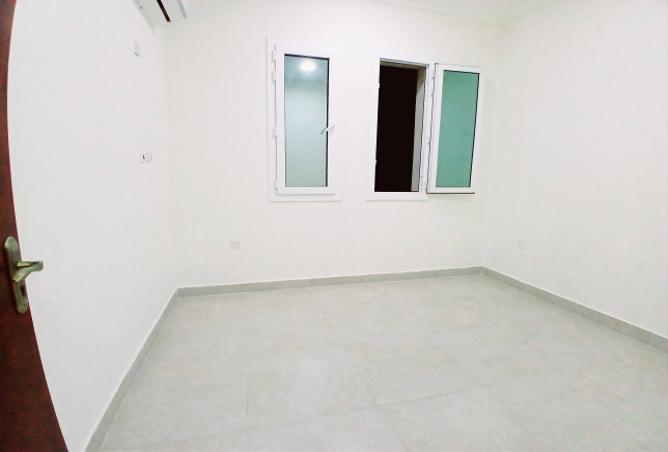 988496 - Property Image 2