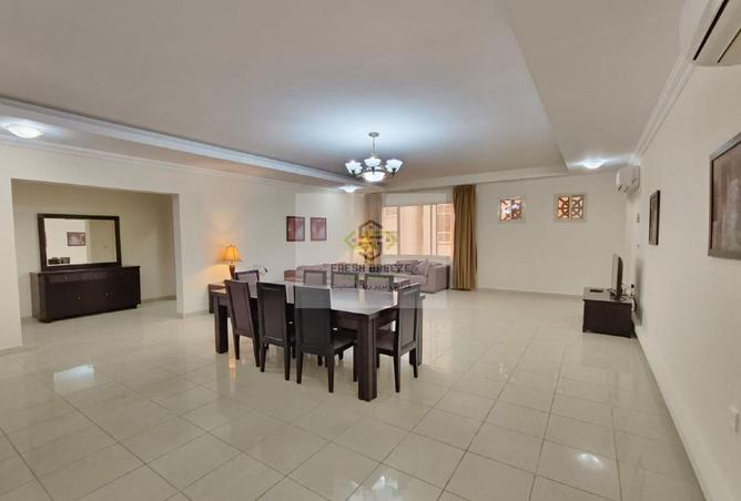 979840 - Property Image 2