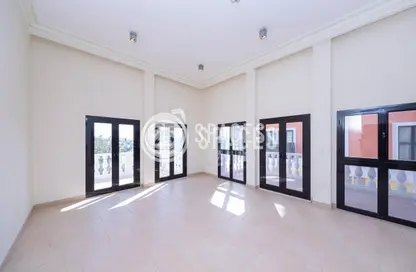 Apartment - 1 Bedroom - 2 Bathrooms for rent in Carnaval - Qanat Quartier - The Pearl Island - Doha