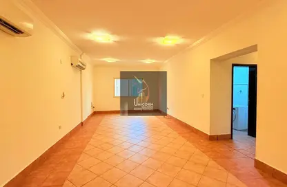 شقة - 2 غرف نوم - 3 حمامات للايجار في شارع انس - فريج بن محمود الشمالي - فريج بن محمود - الدوحة