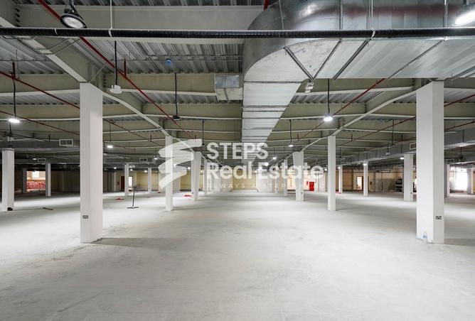 Warehouse - Studio for rent in East Industrial Street - Birkat Al Awamer - Al Wakra