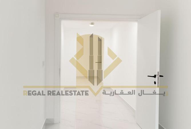 968789 - Property Image 3