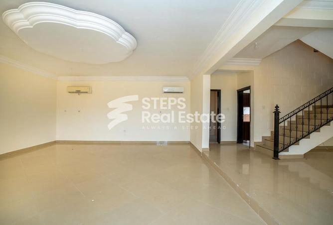 955187 - Property Image 2