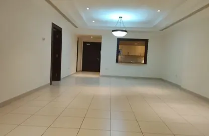 Apartment - 1 Bedroom - 2 Bathrooms for rent in West Porto Drive - Porto Arabia - The Pearl Island - Doha Apartment - 1 Bedroom - 2 Bathrooms for rent in West Porto Drive - Porto Arabia - The Pearl Island - Doha
