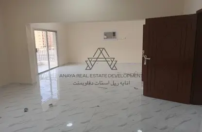 Apartment - 4 Bedrooms - 4 Bathrooms for rent in Al Mansoura - Doha