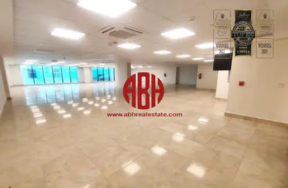 مساحات مكتبية - استوديو - 2 حمامات للايجار في برج الجاسم - فريج بن محمود- جنوب - فريج بن محمود - الدوحة