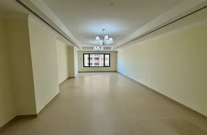 Apartment - 1 Bedroom - 2 Bathrooms for rent in East Porto Drive - Porto Arabia - The Pearl Island - Doha