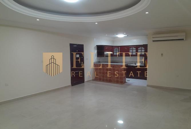 932761 - Property Image 3