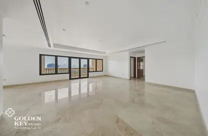 شقة - 2 غرف نوم - 3 حمامات للايجار في طريق بورتو الغربي - بورتو أرابيا - جزيرة اللؤلؤة - الدوحة