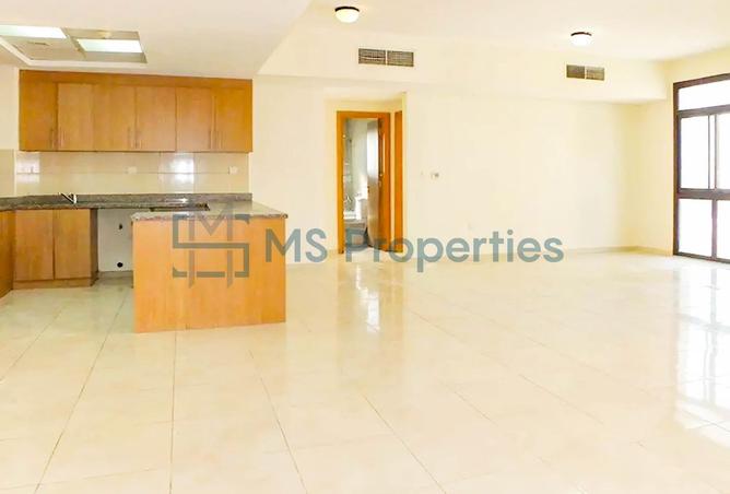 966413 - Property Image 3