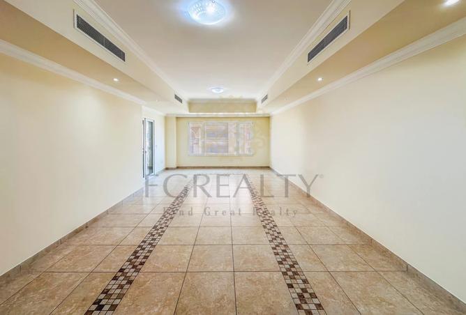 958709 - Property Image 2