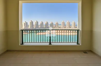 صورة لـ شرفة شقة - 3 غرف نوم - 4 حمامات للايجار في تاور 29 - فيفا بحرية - جزيرة اللؤلؤة - الدوحة ، صورة رقم 1