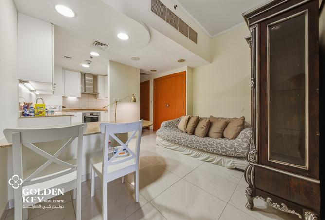 990299 - Property Image 2