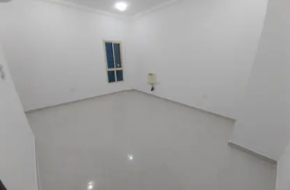 Apartment - 2 Bedrooms - 2 Bathrooms for rent in Bin Omran 35 - Fereej Bin Omran - Doha