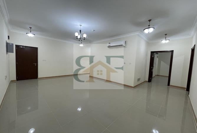 943065 - Property Image 3
