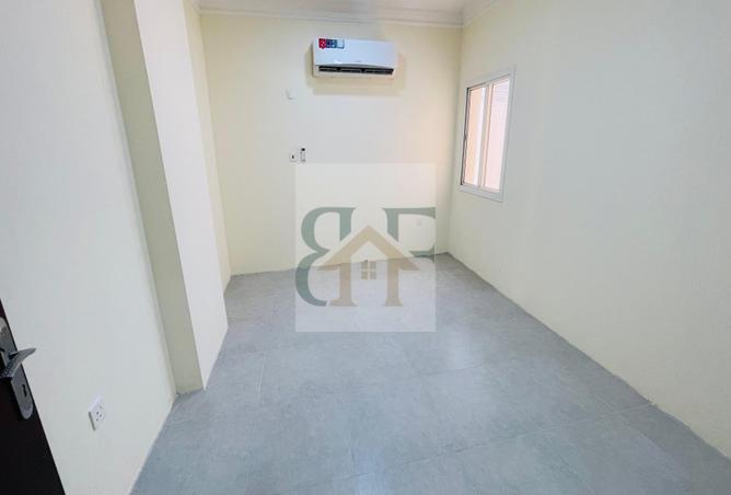 983641 - Property Image 3