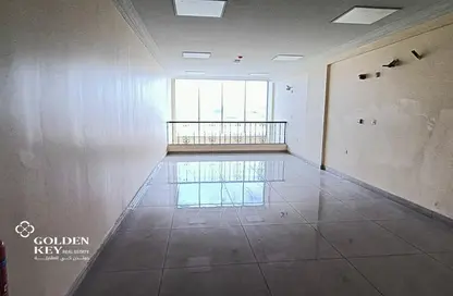 Shop - Studio - 1 Bathroom for rent in Madinat Khalifa South - Madinat Khalifa - Doha