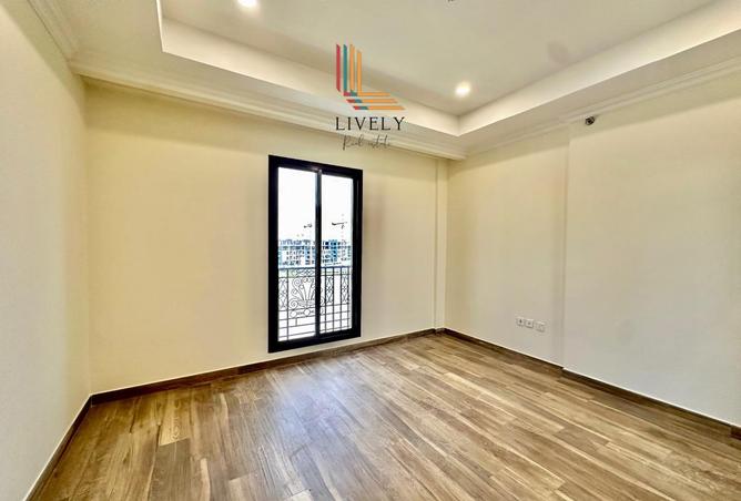 957423 - Property Image 2