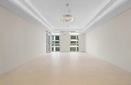 Apartment - 1 Bedroom - 2 Bathrooms for rent in Gewan Island - The Pearl Island - Doha