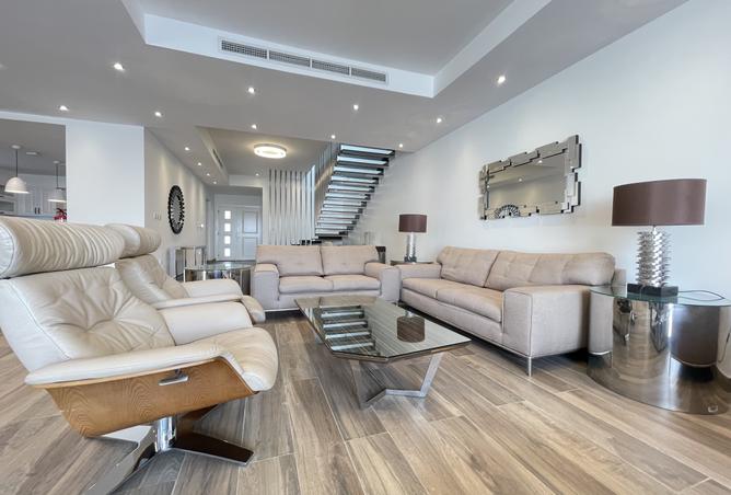 963477 - Property Image 2