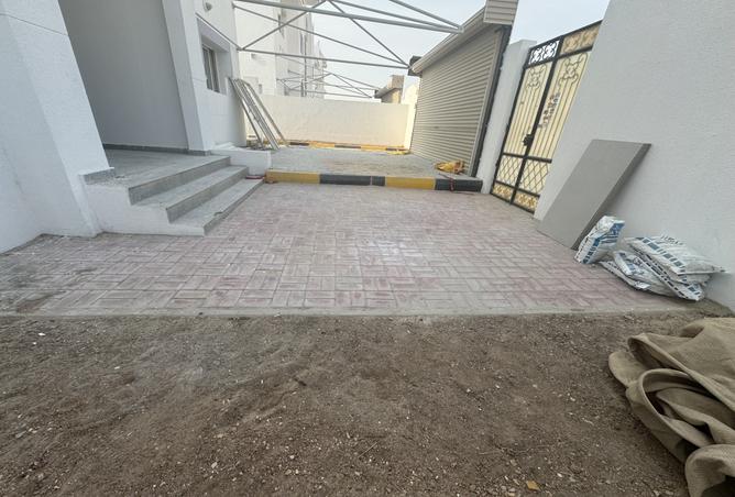 977165 - Property Image 2