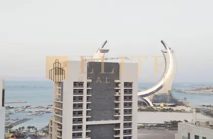 Apartment - 2 Bedrooms - 3 Bathrooms for rent in Marina Tower 27 - Marina District - Lusail