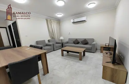 Apartment - 2 Bedrooms - 2 Bathrooms for rent in Al Duhail - Doha
