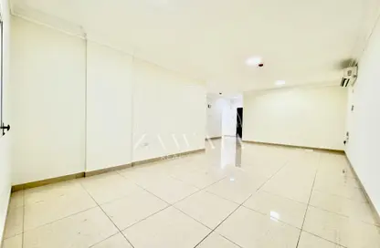 Apartment - 2 Bedrooms - 2 Bathrooms for rent in Al Nasr Street - Al Nasr - Doha