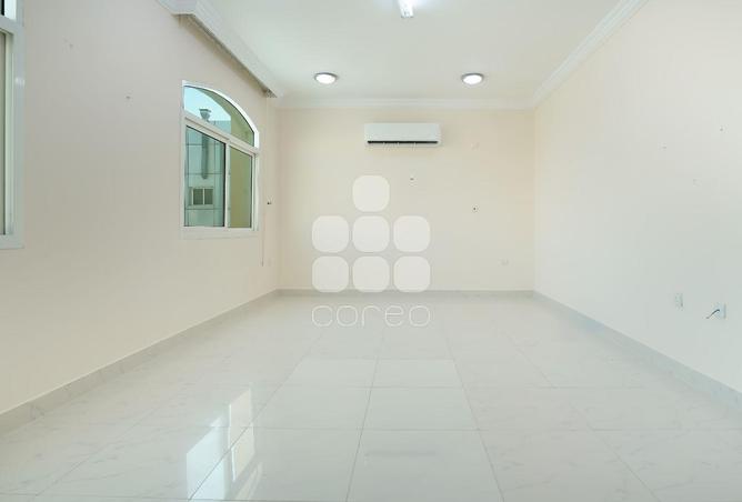 983780 - Property Image 2