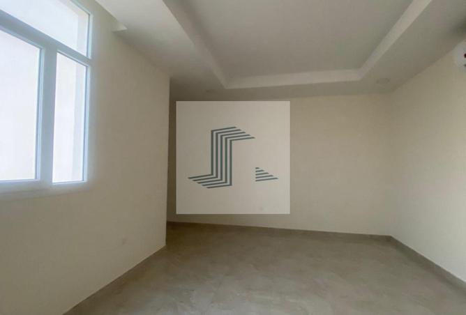 908055 - Property Image 2