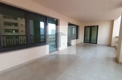 Apartment - 2 Bedrooms - 3 Bathrooms for sale in Tower 10 - Porto Arabia - The Pearl Island - Doha