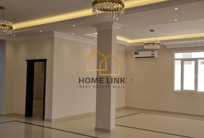 927309 - Property Image 2