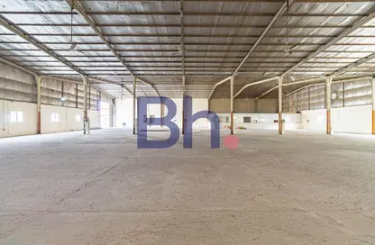 Warehouse - Studio - 6 Bathrooms for rent in Industrial Area 4 - Industrial Area - Industrial Area - Doha