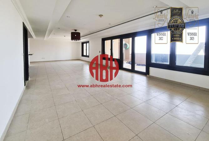 Apartment - 2 Bedrooms - 3 Bathrooms for rent in West Porto Drive - Porto Arabia - The Pearl Island - Doha