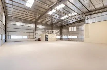 Warehouse - Studio - 1 Bathroom for rent in East Industrial Street - Birkat Al Awamer - Al Wakra