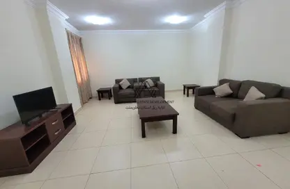 Apartment - 2 Bedrooms - 2 Bathrooms for rent in Al Mansoura - Al Mansoura - Doha