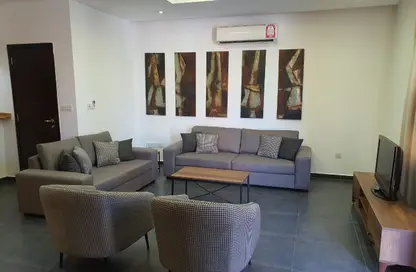 Villa - 3 Bedrooms - 3 Bathrooms for rent in Umm Al Seneem Street - Ain Khaled - Doha