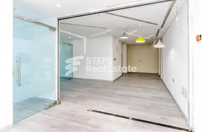 Office Space - Studio - 1 Bathroom for rent in West Bay Tower - West Bay - West Bay - Doha