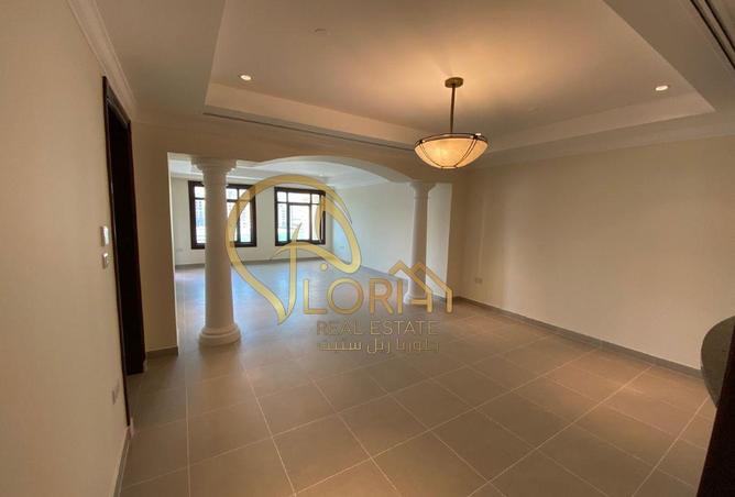 954513 - Property Image 3
