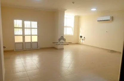 Apartment - 3 Bedrooms - 3 Bathrooms for rent in Doha Al Jadeed - Doha