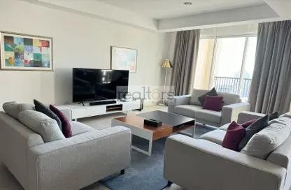 Living Room image for: Penthouse - 3 Bedrooms - 5 Bathrooms for rent in Viva Central - Viva Bahriyah - The Pearl Island - Doha, Image 1