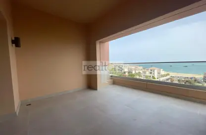Apartment - 2 Bedrooms - 4 Bathrooms for sale in Viva East - Viva Bahriyah - The Pearl Island - Doha