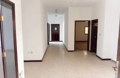 Office Space - Studio - 2 Bathrooms for rent in Najma street - Old Airport Road - Doha