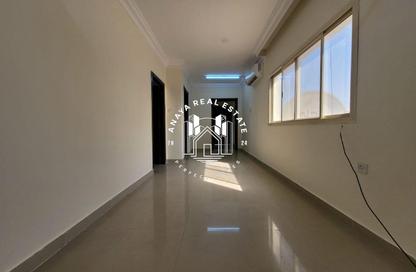 فيلا - غرفة نوم - 1 حمام للايجار في شارع ام السنيم - عين خالد - الدوحة