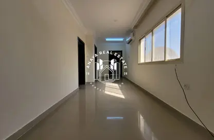 Villa - 1 Bedroom - 1 Bathroom for rent in Umm Al Seneem Street - Ain Khaled - Doha