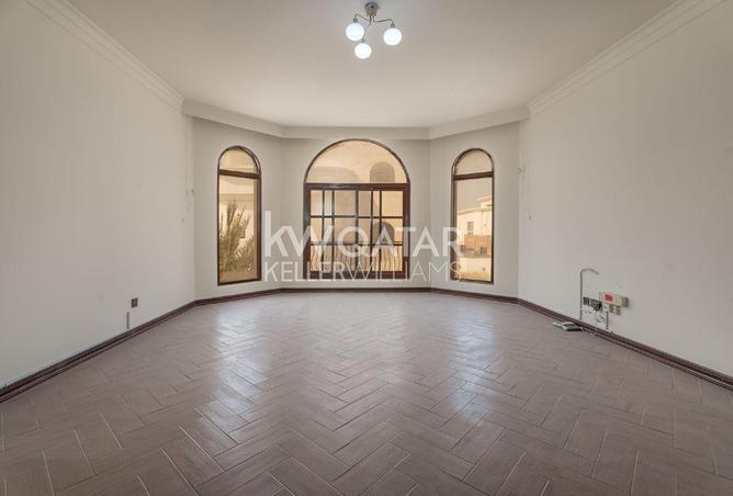 988944 - Property Image 2